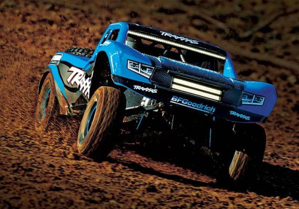 Traxxas Unlimited Desert Racer 4WD Brushless mit LEDs 6S 50+MPH Akku & Ladegerät COMBO - Image 4