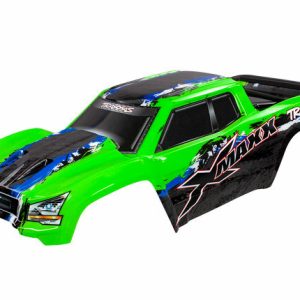 Traxxas X-Maxx Grün lackierte Karosserie montiert mit Karosseriehalterungen und Heckklappenschutz