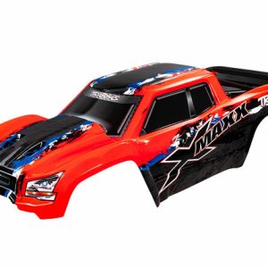 Traxxas X-Maxx rot lackierte Karosserie montiert mit Karosseriehalterungen und Heckklappenschutz